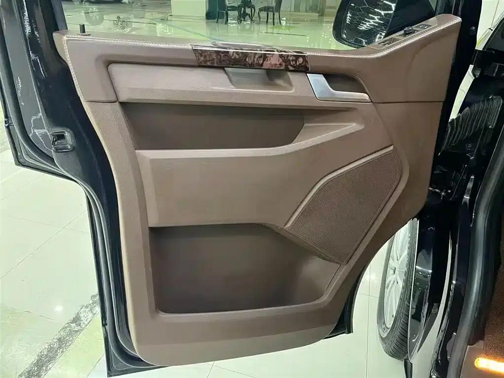 Caravelle 2017 2.0TSI 4WD Luxury 7-Seater — миниатюра 5