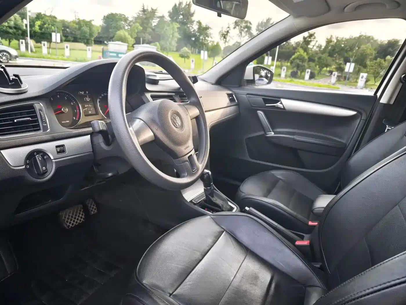 Lavida Gran Turismo 2013 1.6L Automatic Comfort Model — миниатюра 12