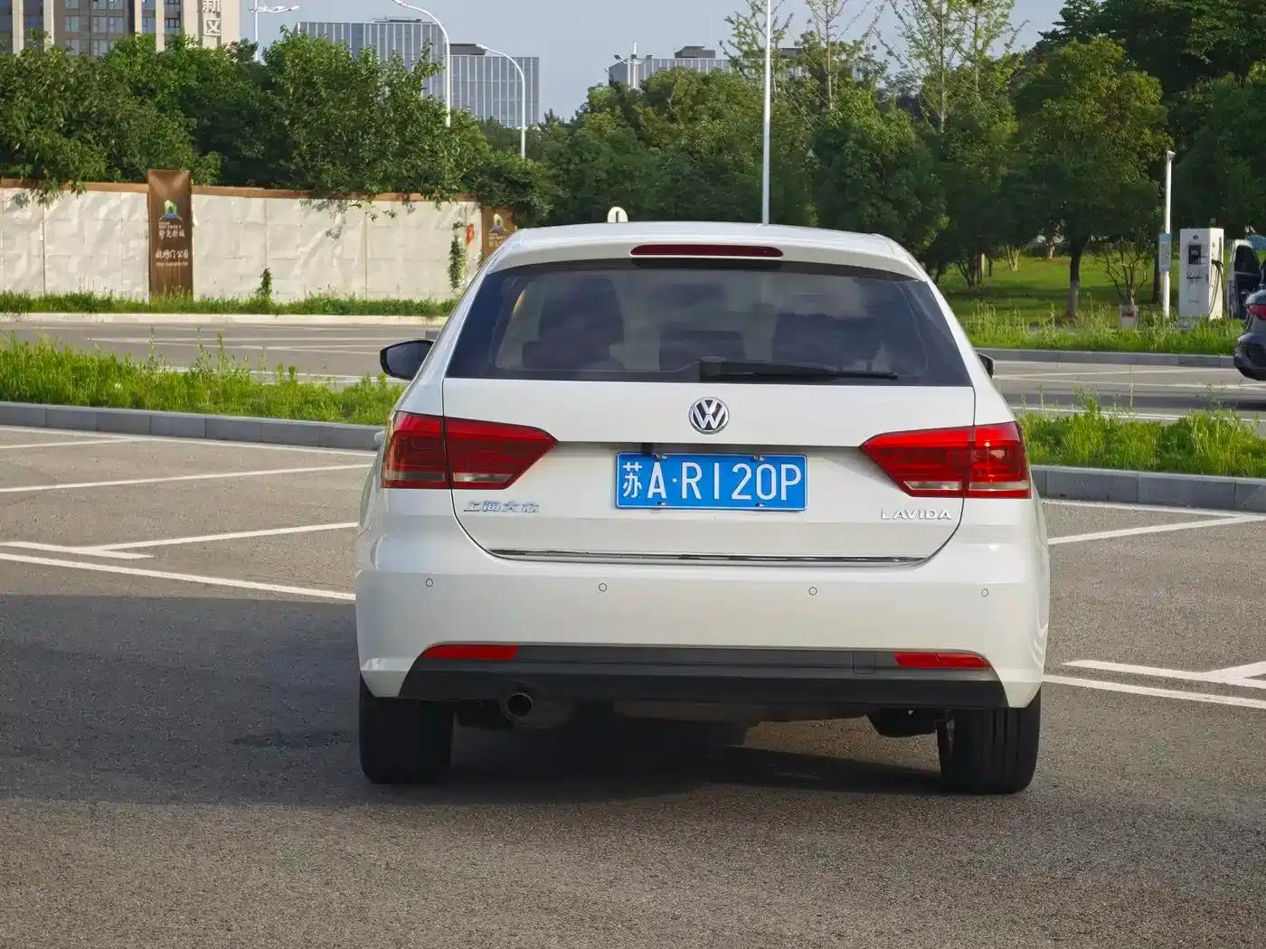 Lavida Gran Turismo 2013 1.6L Automatic Comfort Model — миниатюра 4