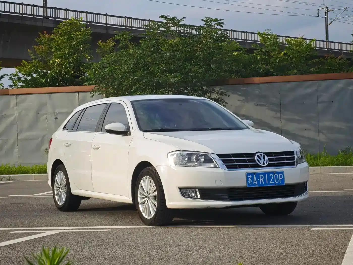 Lavida Gran Turismo 2013 1.6L Automatic Comfort Model — миниатюра 7