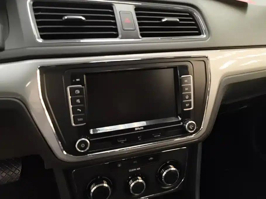 Lavida Gran Turismo 2017 1.6L Automatic Comfort Edition — миниатюра 13