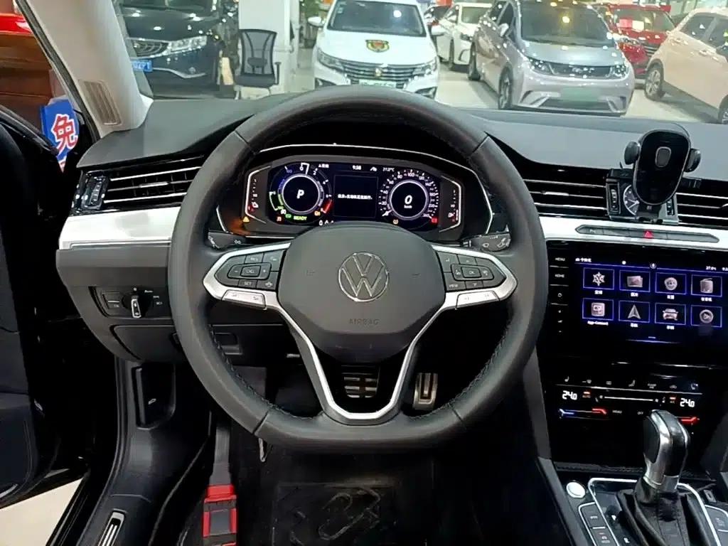 2022 Volkswagen Passat PHEV GTE Luxury Edition — миниатюра 11