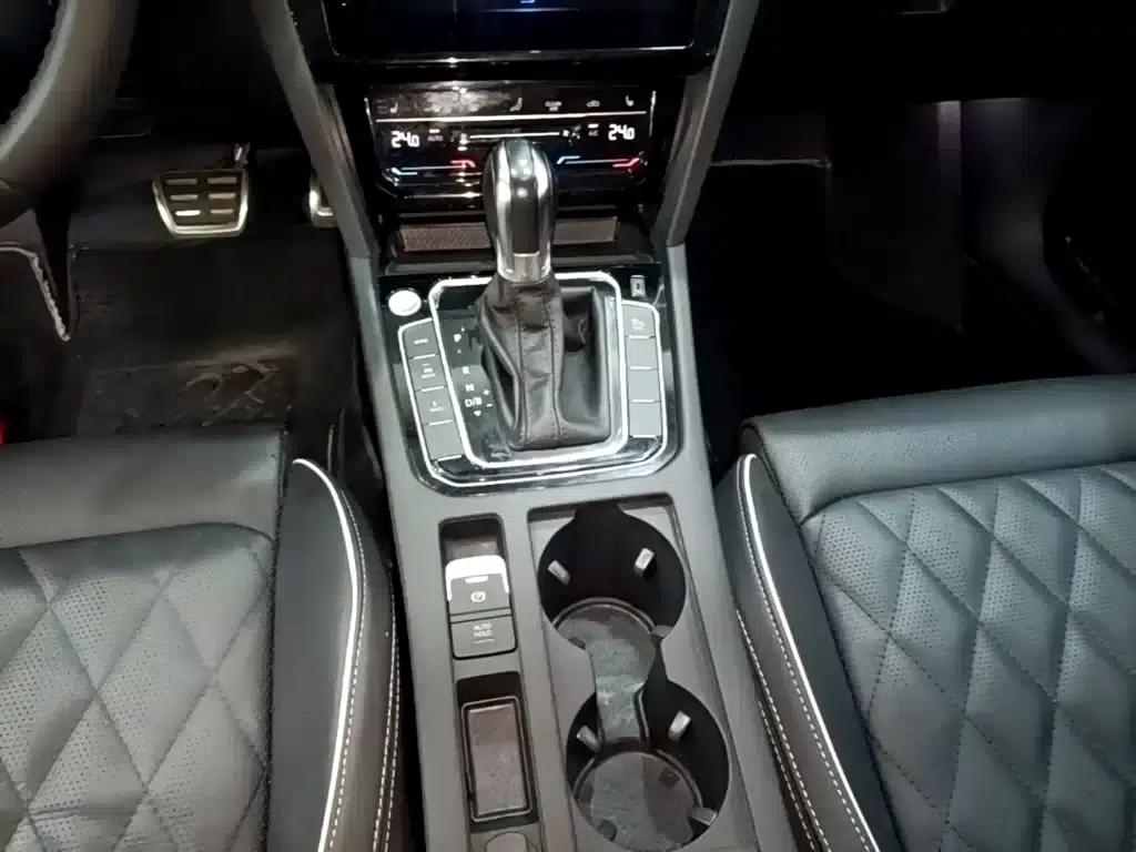2022 Volkswagen Passat PHEV GTE Luxury Edition — миниатюра 14