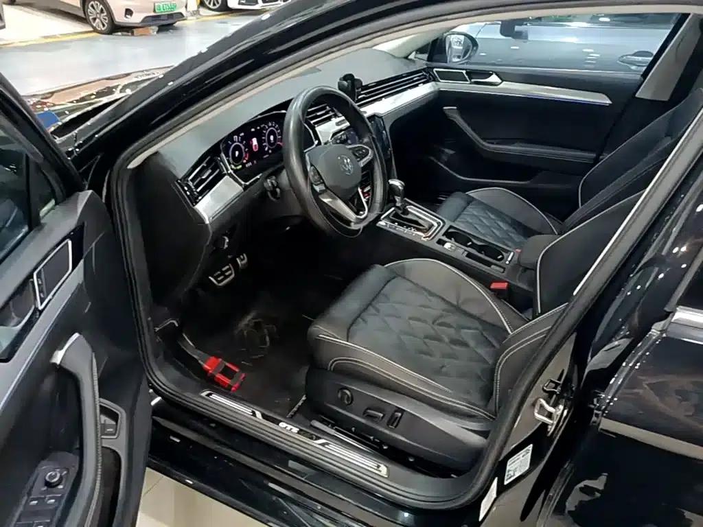 2022 Volkswagen Passat PHEV GTE Luxury Edition — миниатюра 16
