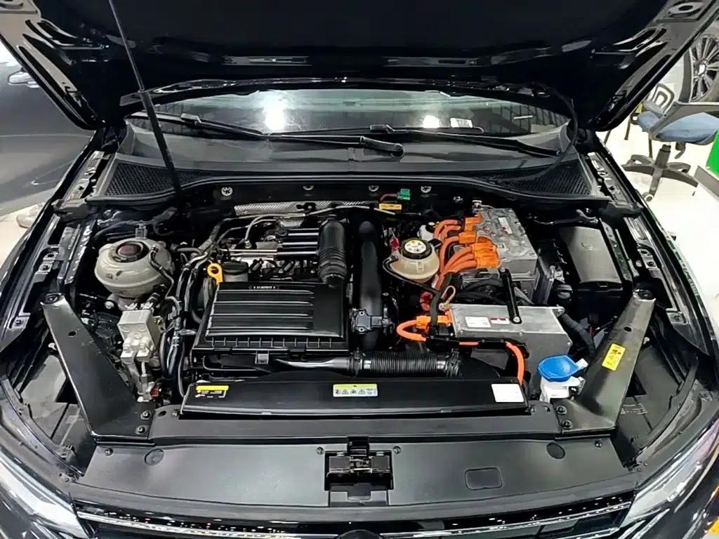 2022 Volkswagen Passat PHEV GTE Luxury Edition — миниатюра 20
