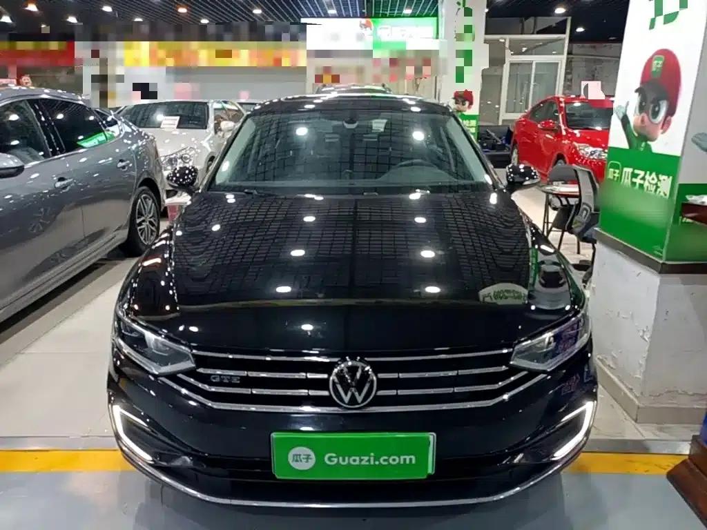2022 Volkswagen Passat PHEV GTE Luxury Edition — миниатюра 3
