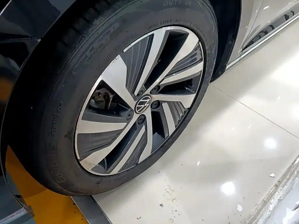 2022 Volkswagen Passat PHEV GTE Luxury Edition — миниатюра 23