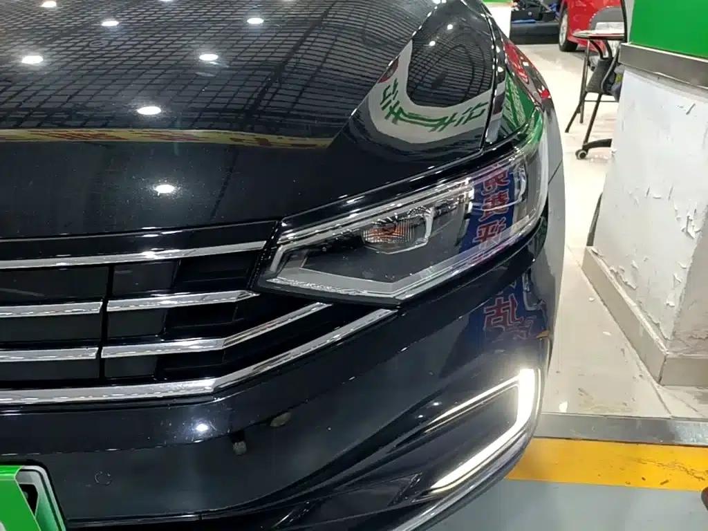 2022 Volkswagen Passat PHEV GTE Luxury Edition — миниатюра 24
