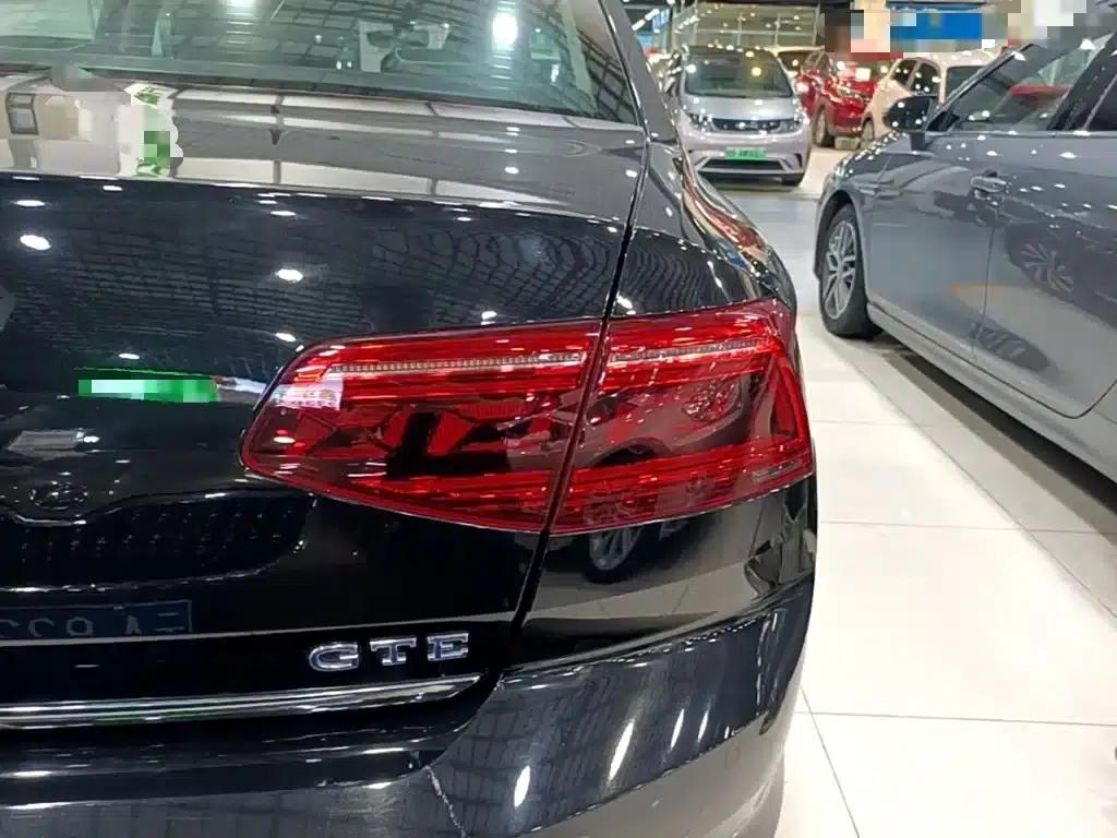 2022 Volkswagen Passat PHEV GTE Luxury Edition — миниатюра 8