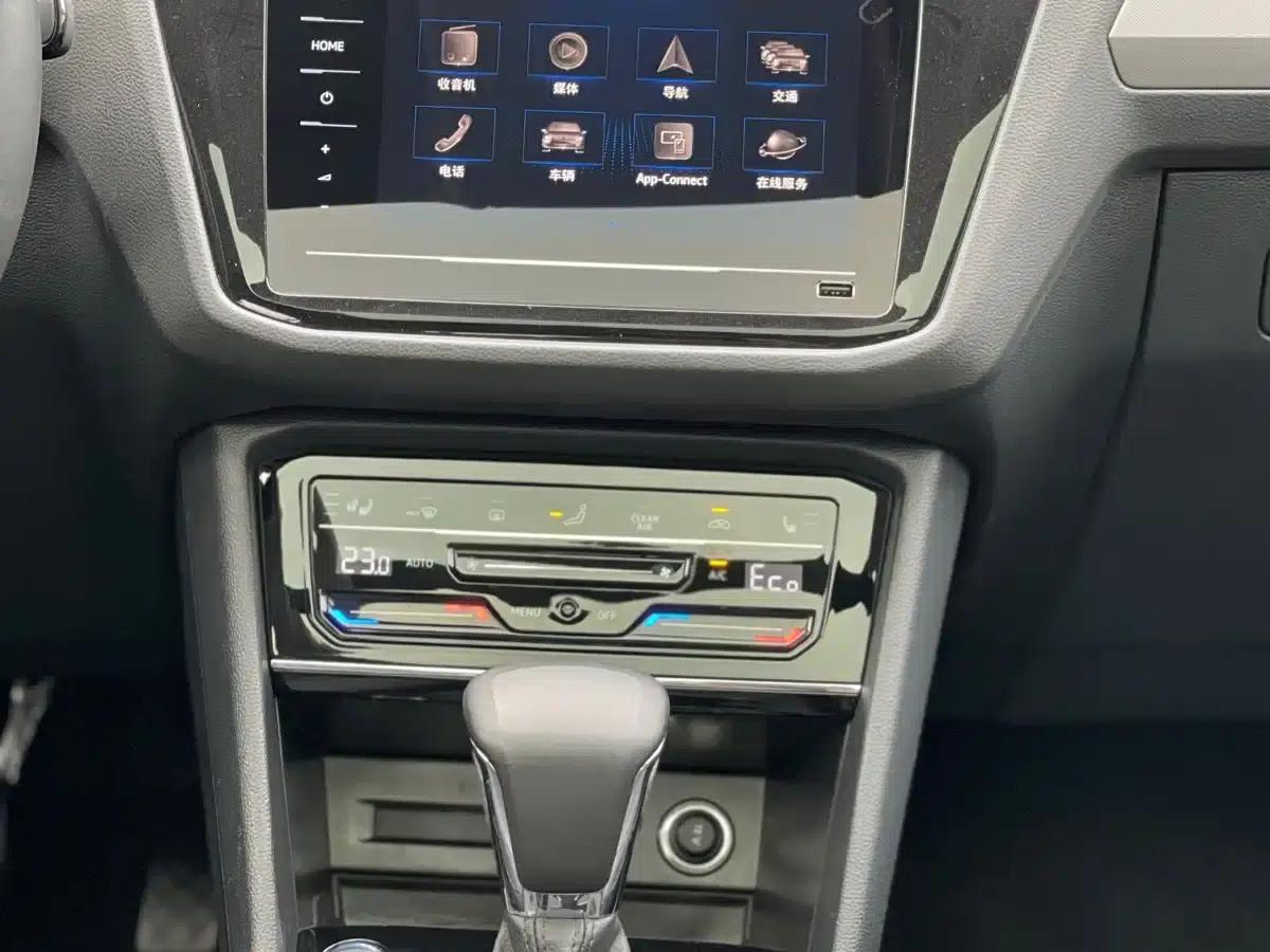 2021 Volkswagen Tiguan L Plug-in Hybrid 430PHEV Premium Edition — миниатюра 18