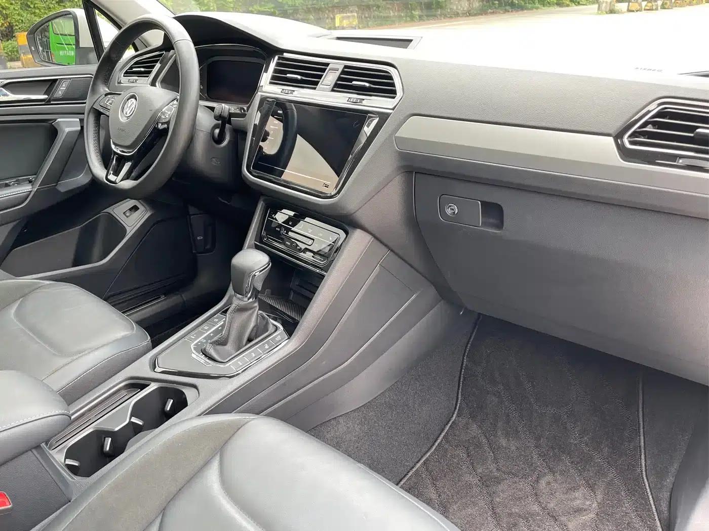 2021 Volkswagen Tiguan L Plug-in Hybrid 430PHEV Premium Edition — миниатюра 24