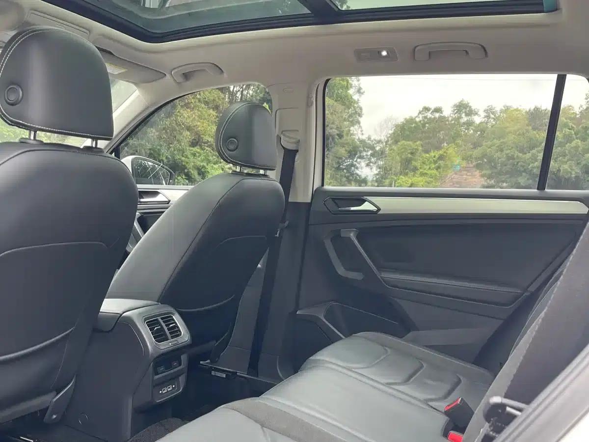 2021 Volkswagen Tiguan L Plug-in Hybrid 430PHEV Premium Edition — миниатюра 29