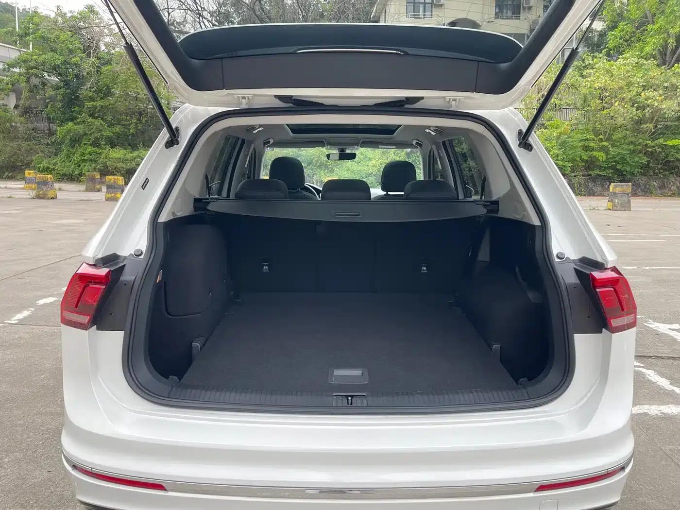 2021 Volkswagen Tiguan L Plug-in Hybrid 430PHEV Premium Edition — миниатюра 33