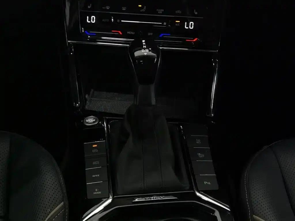 2020 Volkswagen Passat Plug-in Hybrid 430PHEV Hybrid Luxury Edition (China VI Emission Standard) — миниатюра 13