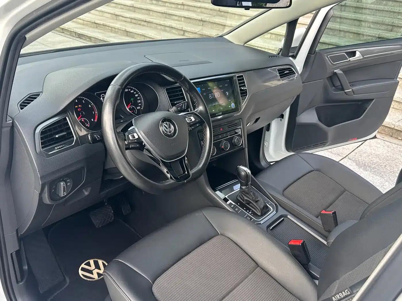 Golf Sportsvan 2018 230TSI Automatic Entry-Level — миниатюра 16
