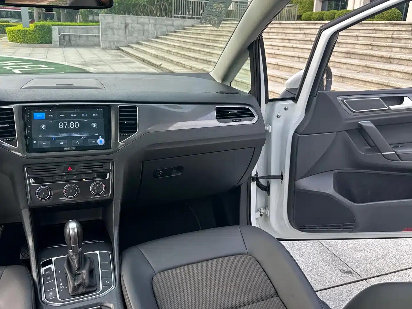 Golf Sportsvan 2018 230TSI Automatic Entry-Level — миниатюра 17