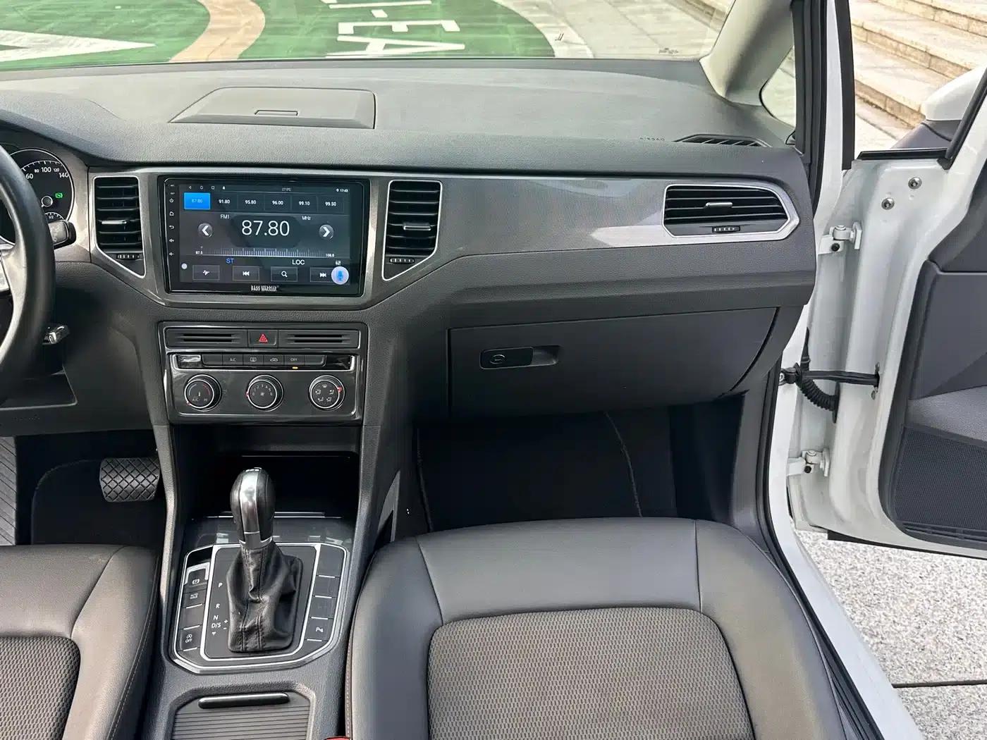 Golf Sportsvan 2018 230TSI Automatic Entry-Level — миниатюра 19