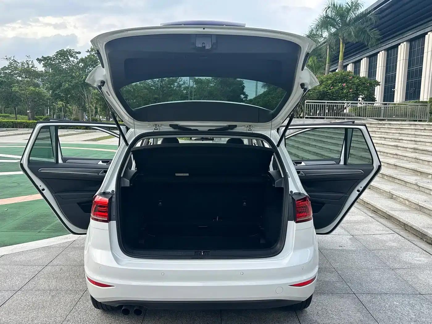 Golf Sportsvan 2018 230TSI Automatic Entry-Level — миниатюра 22