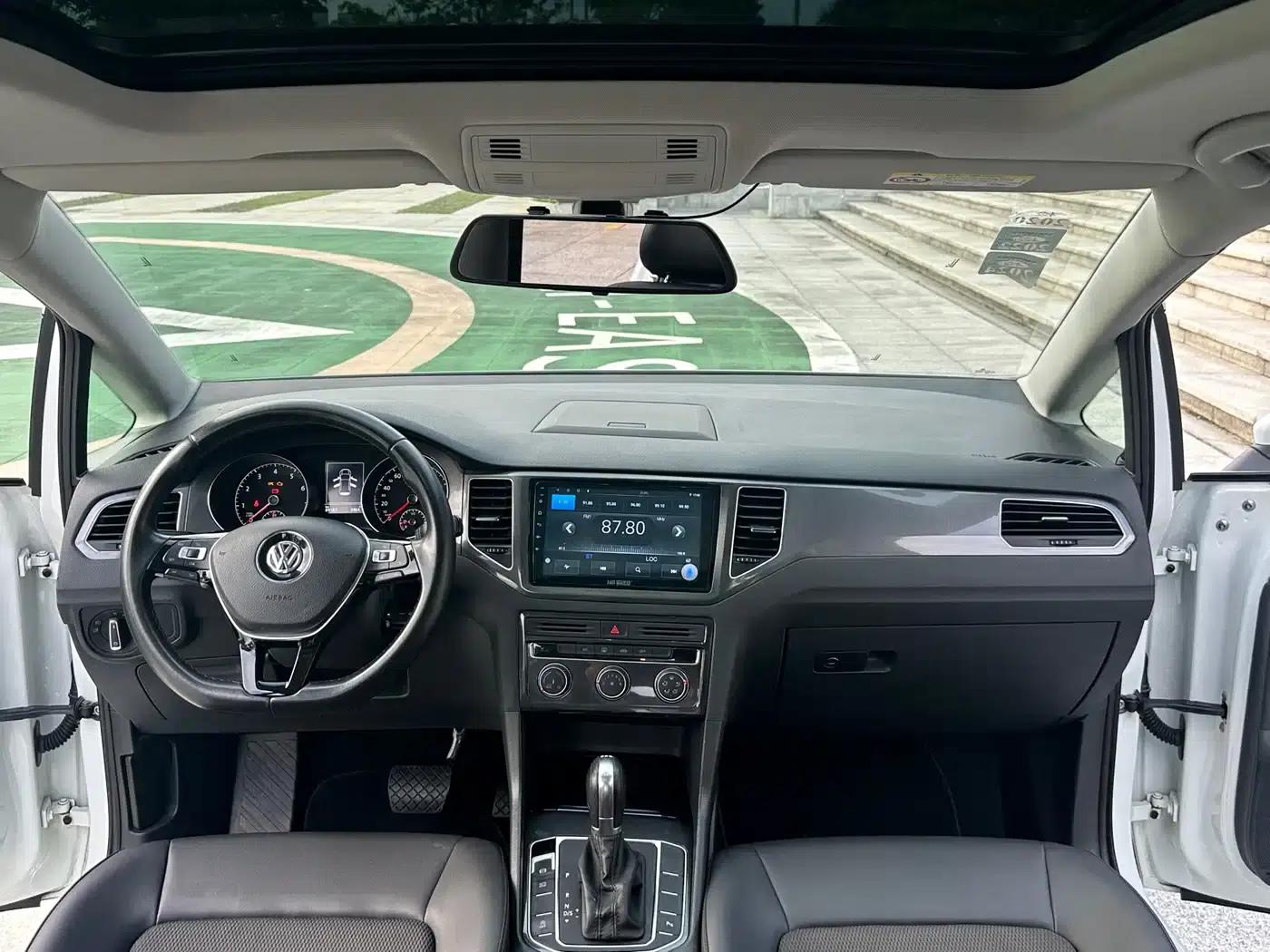 Golf Sportsvan 2018 230TSI Automatic Entry-Level — миниатюра 4