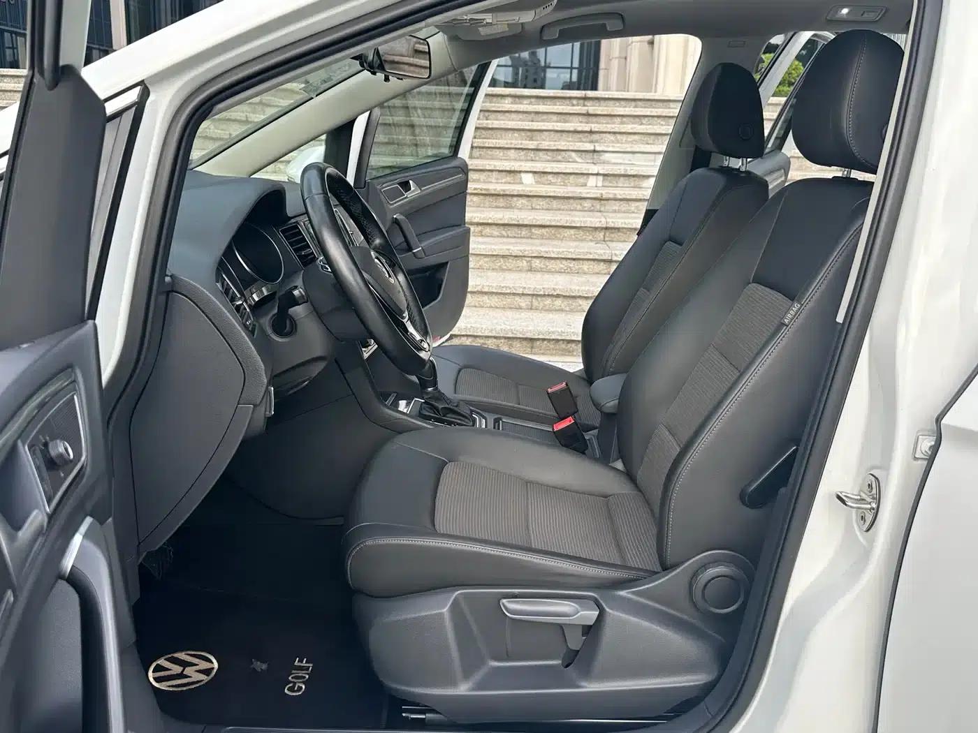 Golf Sportsvan 2018 230TSI Automatic Entry-Level — миниатюра 5