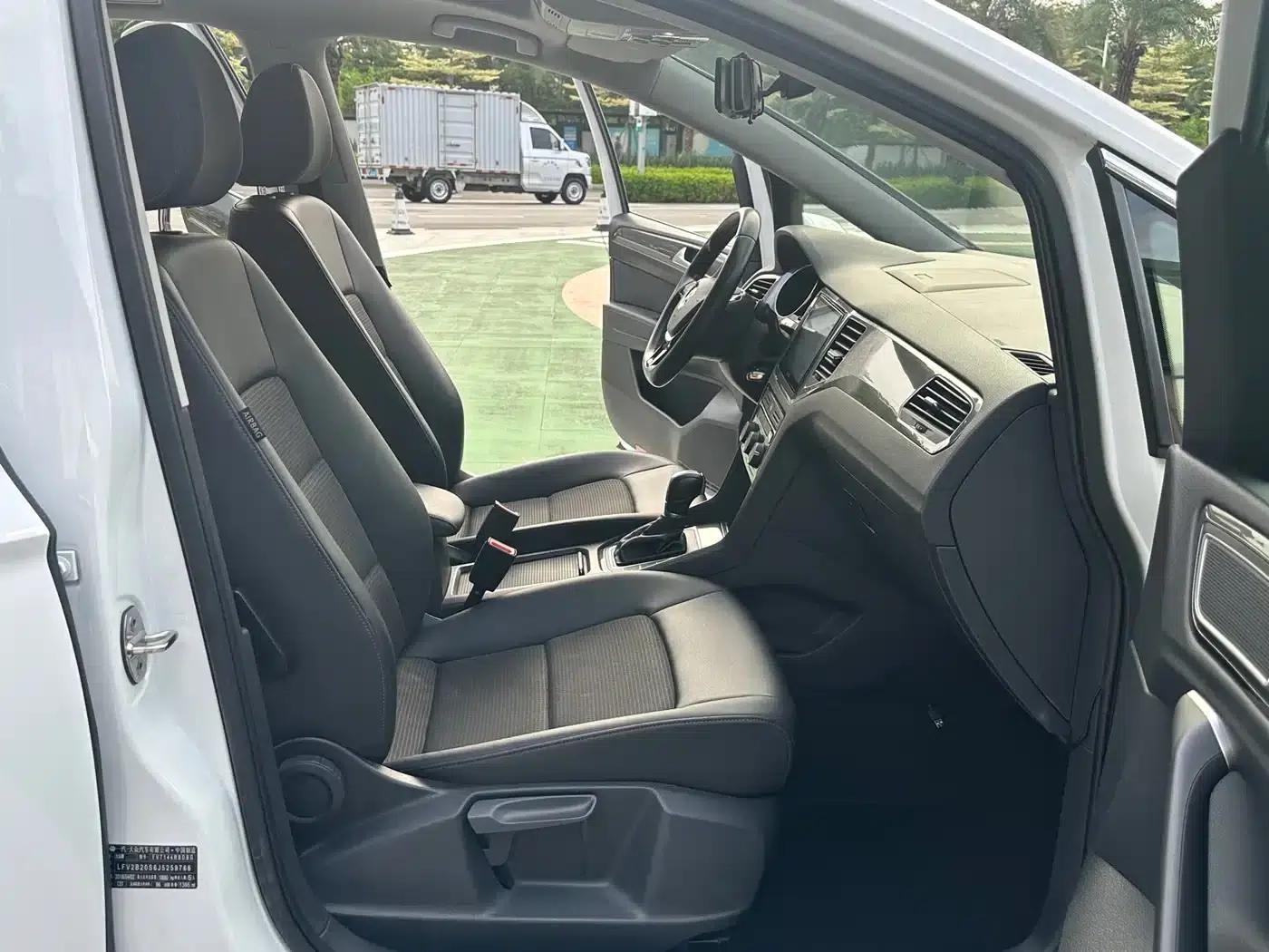 Golf Sportsvan 2018 230TSI Automatic Entry-Level — миниатюра 8