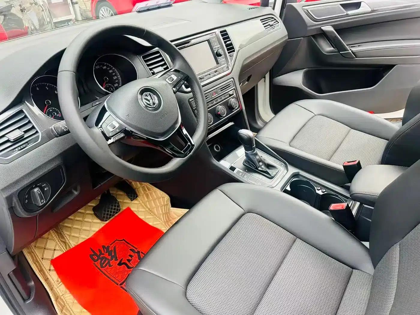 Golf Sportsvan 2018 230TSI Automatic Entry-Level — миниатюра 6