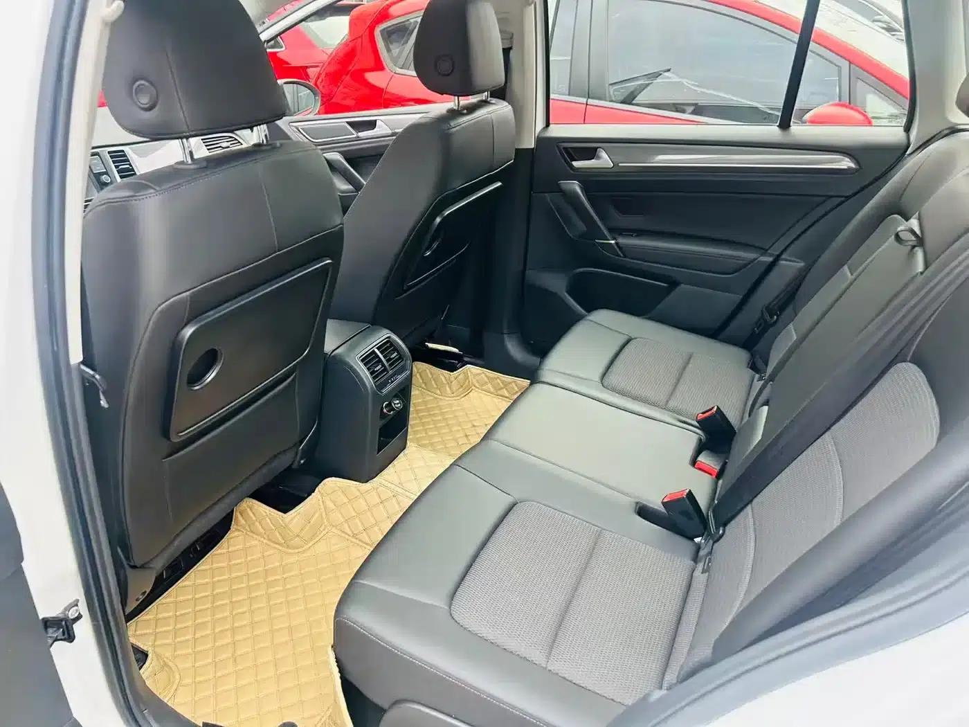 Golf Sportsvan 2018 230TSI Automatic Entry-Level — миниатюра 7