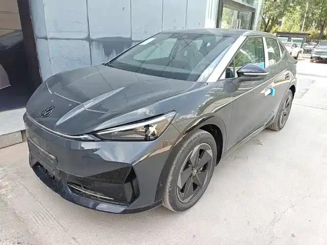 Volkswagen 06 2025 Pure