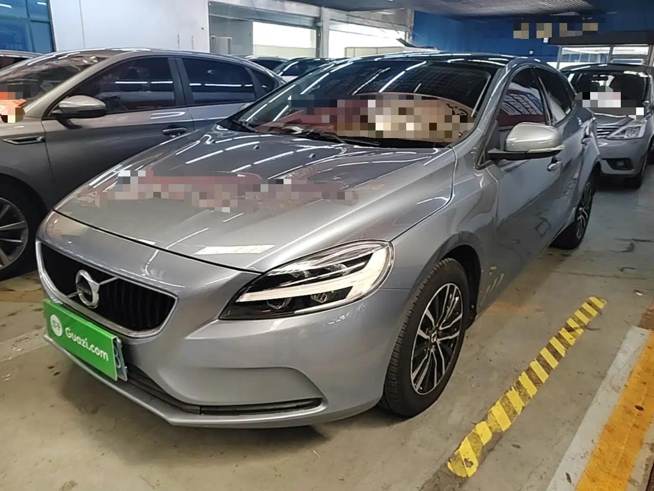 Volvo V40 2018 T3 Zhiyi Edition — миниатюра 1