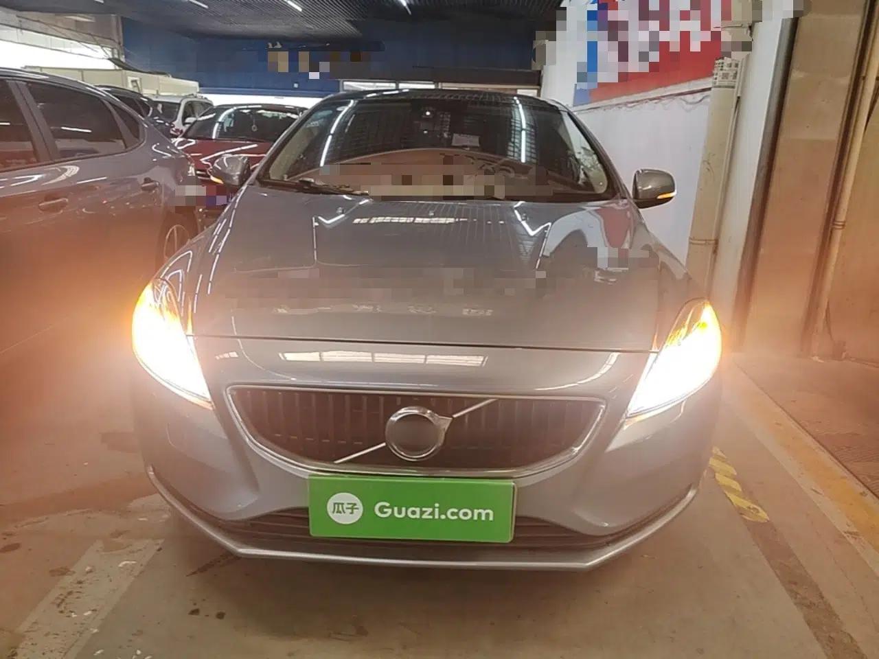 Volvo V40 2018 T3 Zhiyi Edition — миниатюра 2