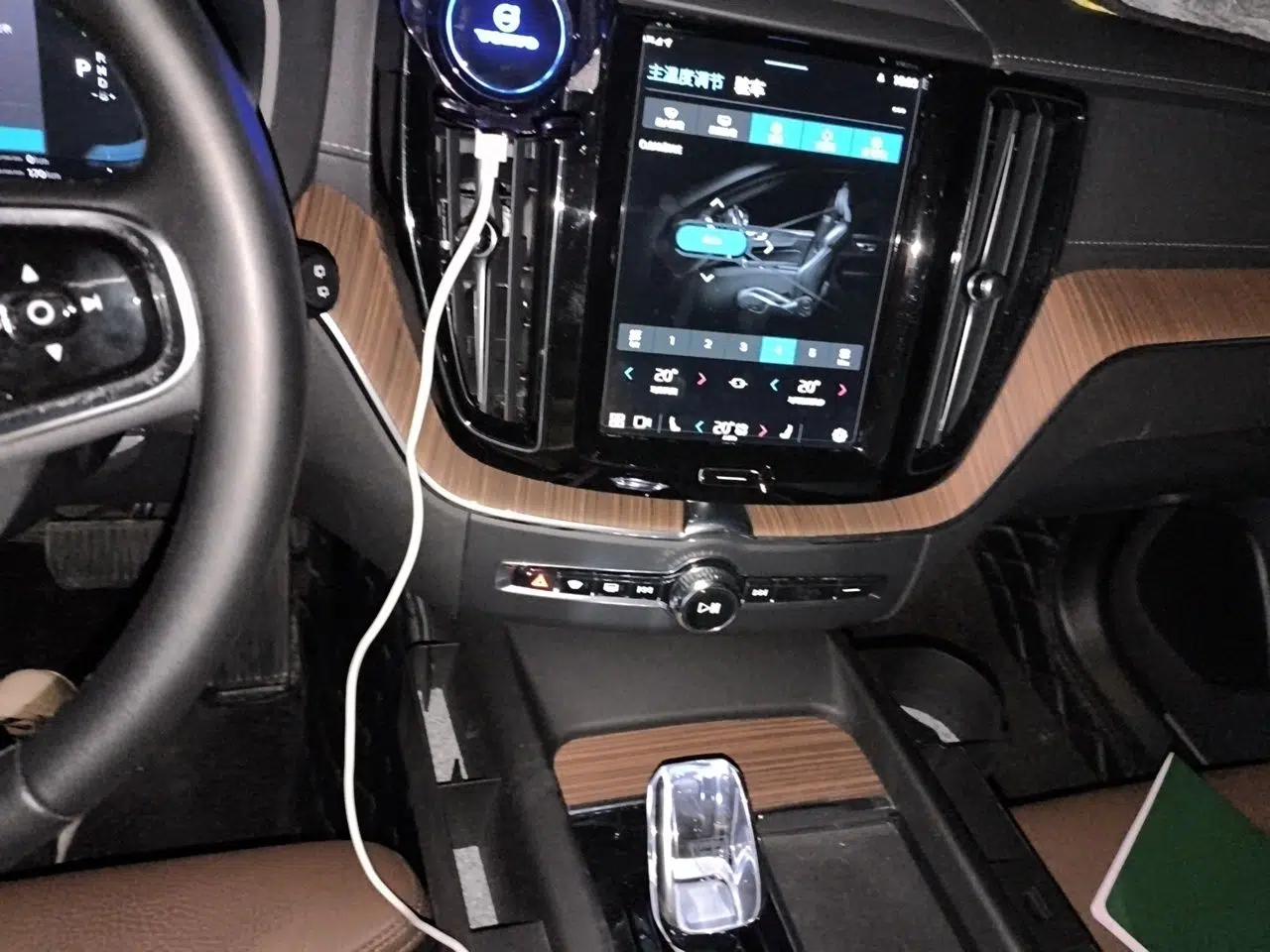 Volvo XC60 New Energy 2024 T8 Plug-in Hybrid Long-Range All-Wheel Drive Smart Luxury Edition — миниатюра 13