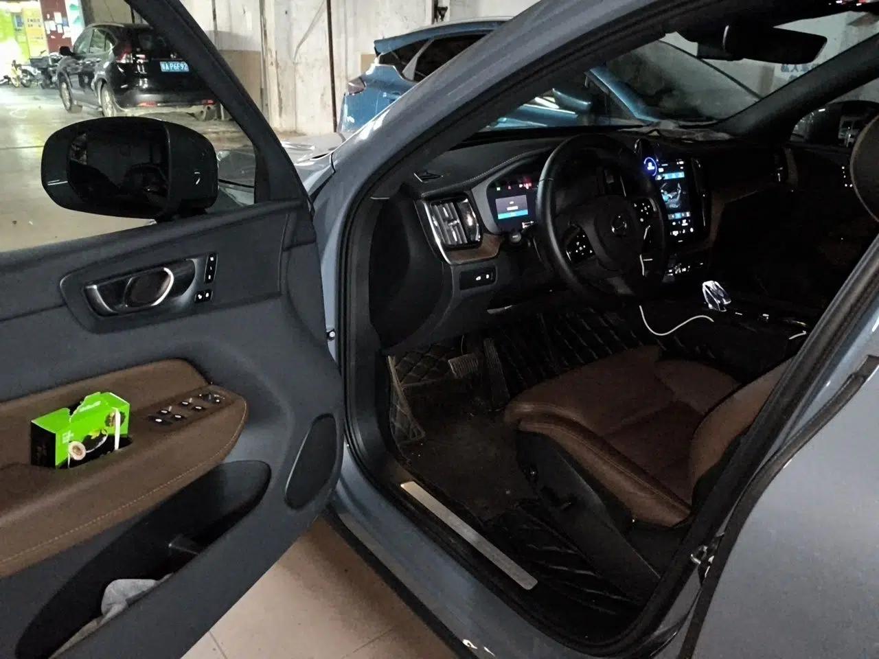 Volvo XC60 New Energy 2024 T8 Plug-in Hybrid Long-Range All-Wheel Drive Smart Luxury Edition — миниатюра 16