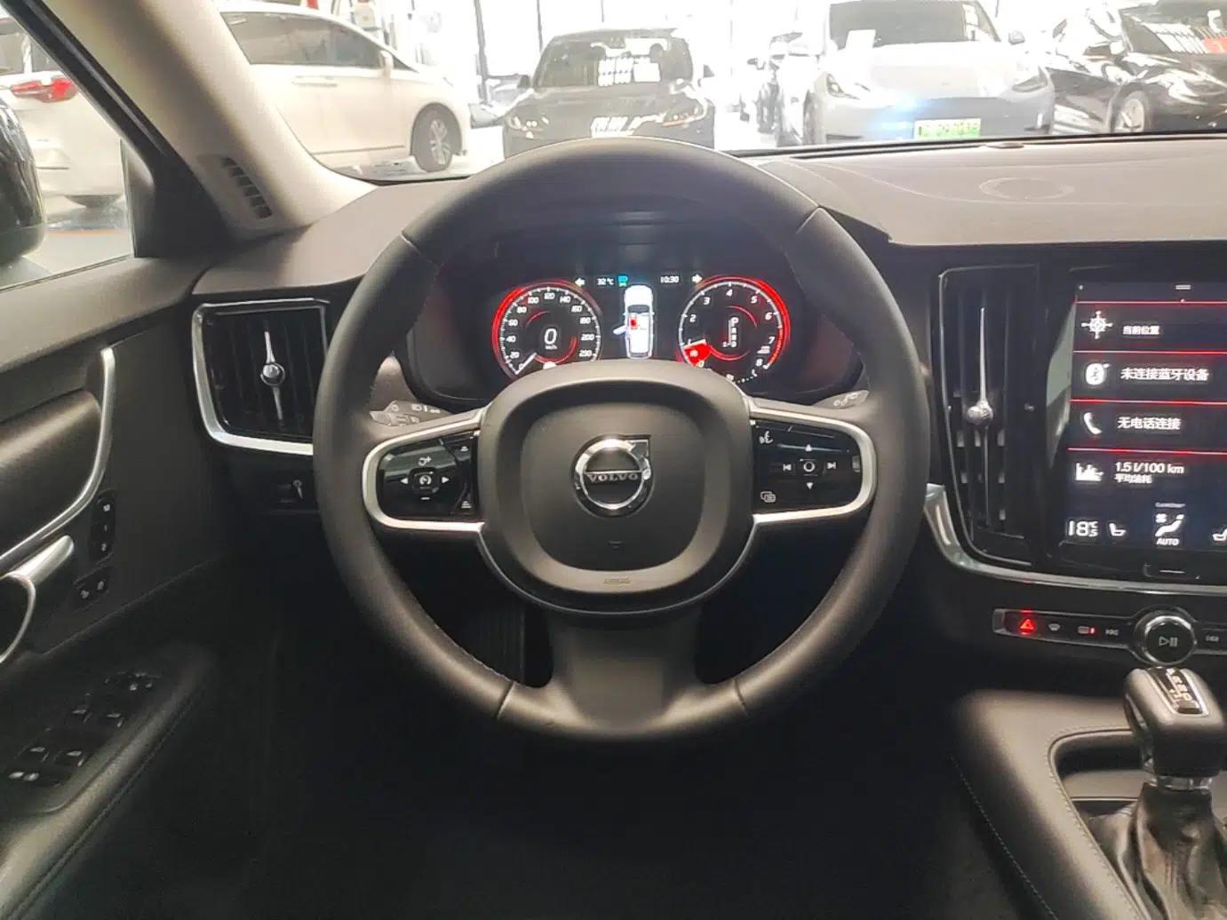 Volvo V90 2017 Cross Country T5 AWD Smart Range Edition — миниатюра 18