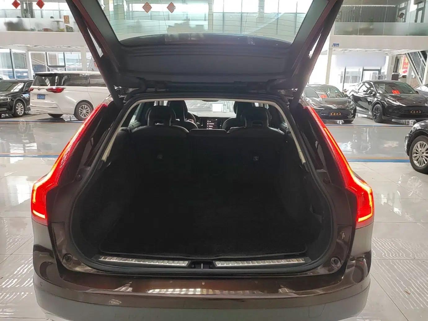 Volvo V90 2017 Cross Country T5 AWD Smart Range Edition — миниатюра 27