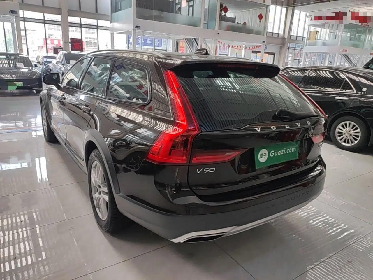 Volvo V90 2017 Cross Country T5 AWD Smart Range Edition — миниатюра 4