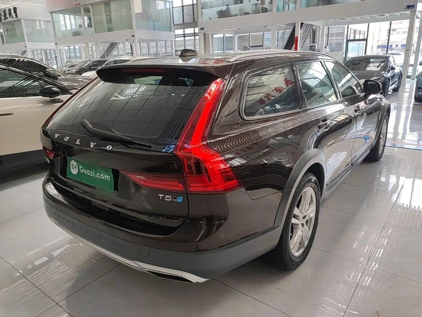Volvo V90 2017 Cross Country T5 AWD Smart Range Edition — миниатюра 6