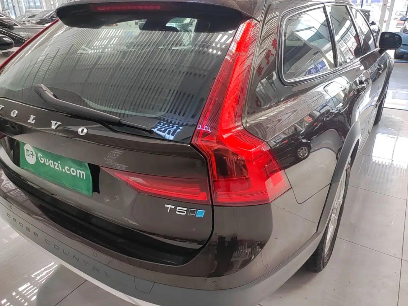 Volvo V90 2017 Cross Country T5 AWD Smart Range Edition — миниатюра 9