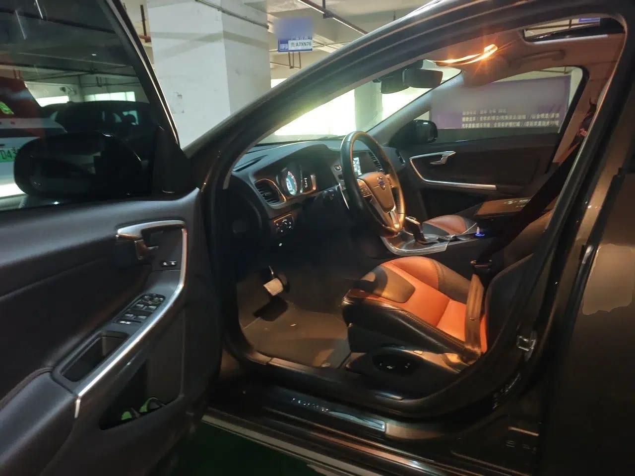 Volvo V60 2016 Cross Country T6 AWD — миниатюра 16