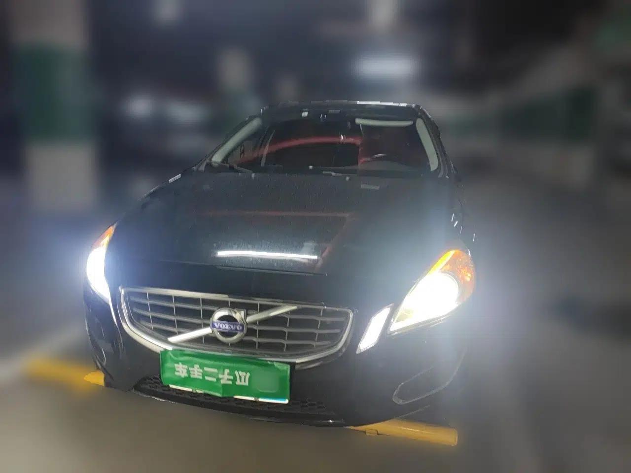 Volvo V60 2012, 1.6L gasoline, automatic transmission, 5 seats — миниатюра 2
