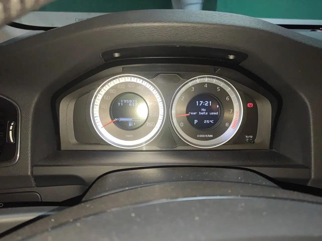Volvo V60 2012, 1.6L gasoline, automatic transmission, 5 seats — миниатюра 12