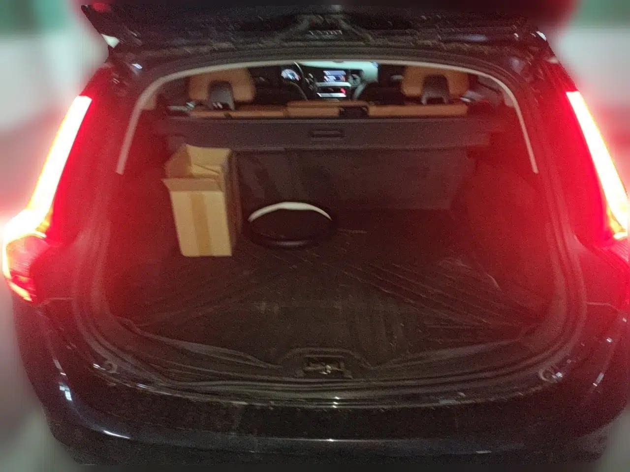 Volvo V60 2012, 1.6L gasoline, automatic transmission, 5 seats — миниатюра 19