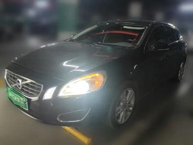Volvo V60 2012, 1.6L gasoline, automatic transmission, 5 seats