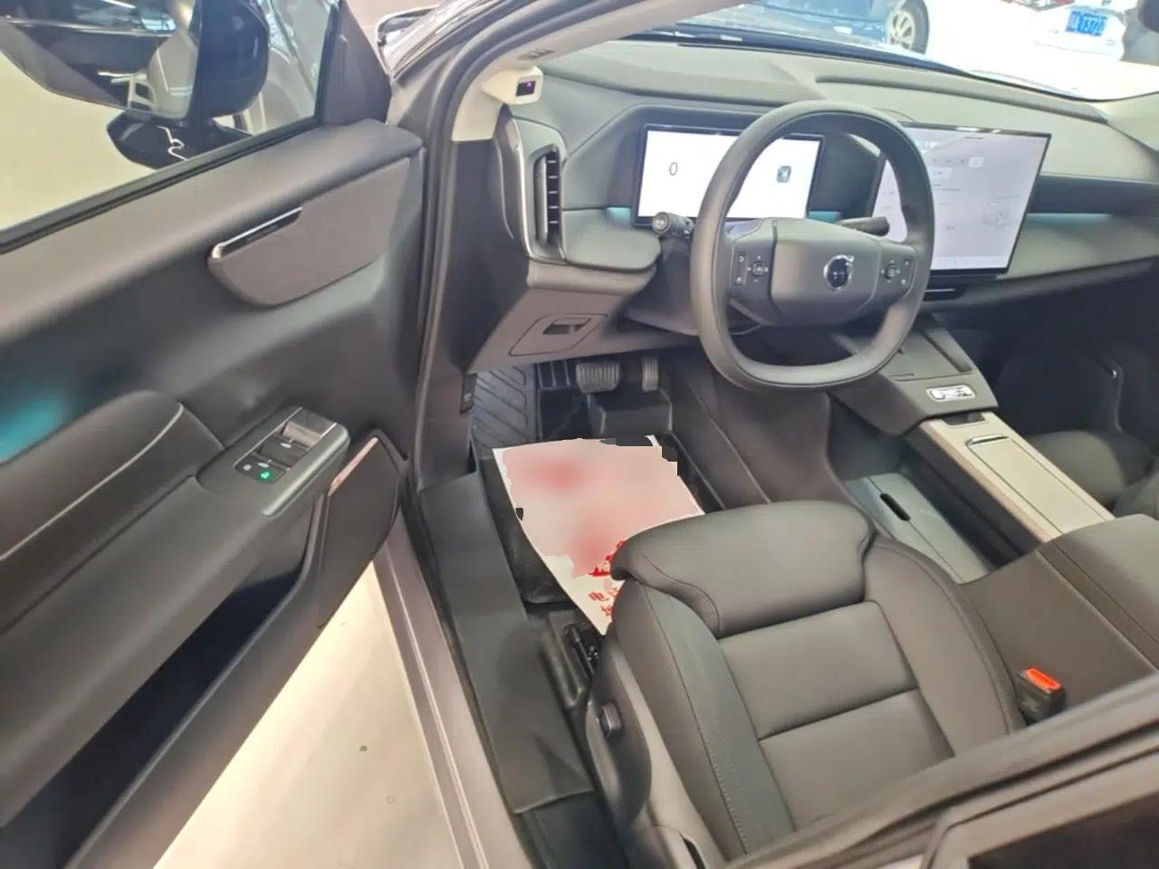 Volvo XC70 Plug-in Hybrid 2026 Model Four-Wheel Drive Long-Range Plus — миниатюра 18