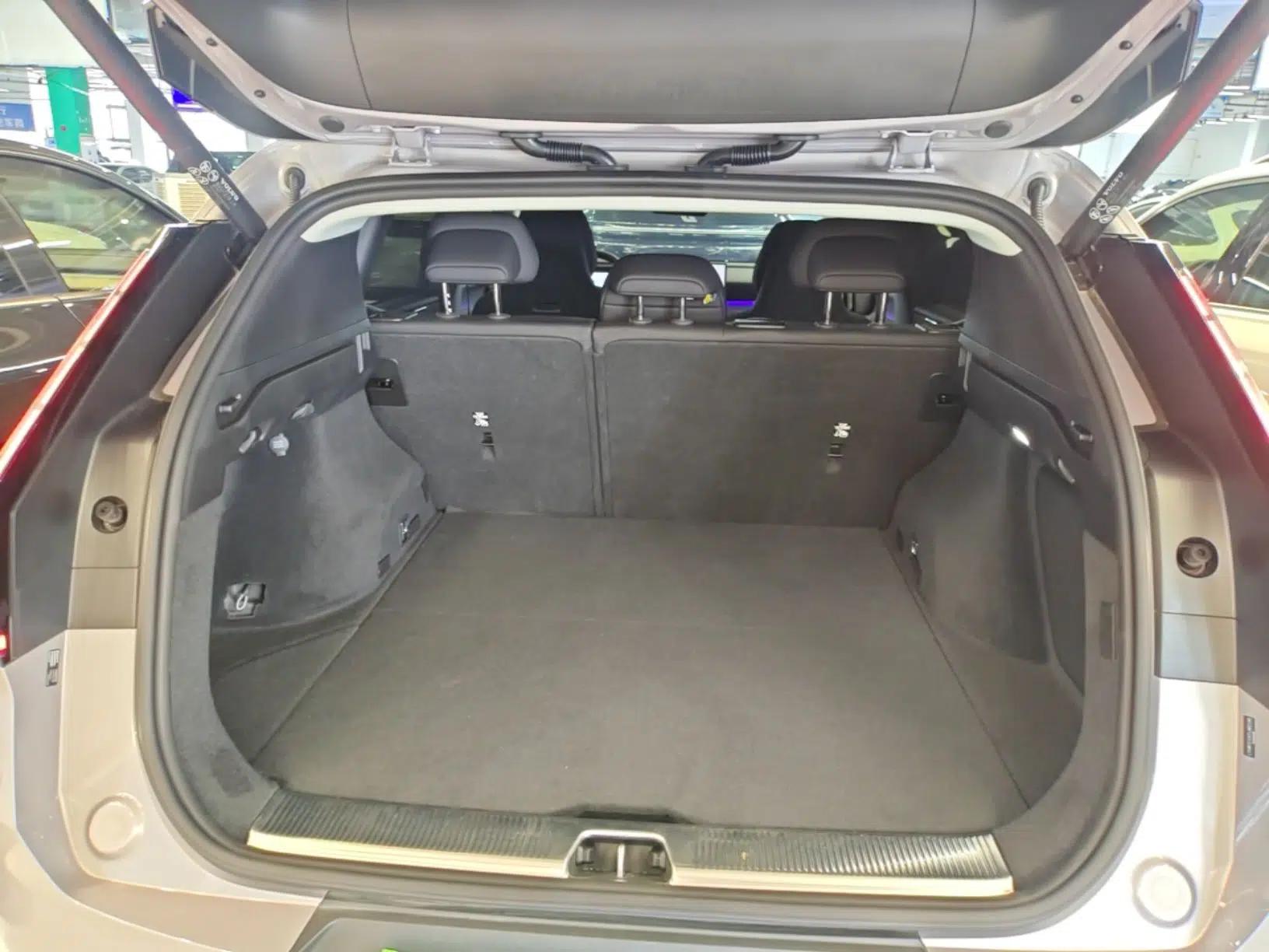 Volvo XC70 Plug-in Hybrid 2026 Model Four-Wheel Drive Long-Range Plus — миниатюра 22
