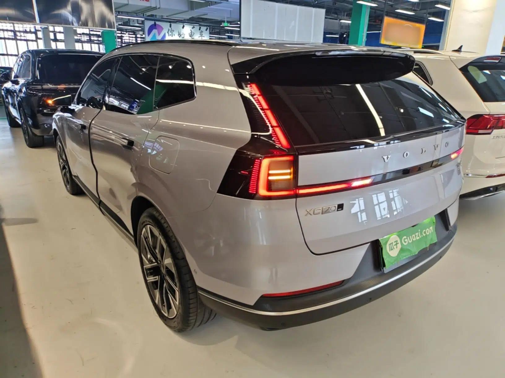 Volvo XC70 Plug-in Hybrid 2026 Model Four-Wheel Drive Long-Range Plus — миниатюра 4