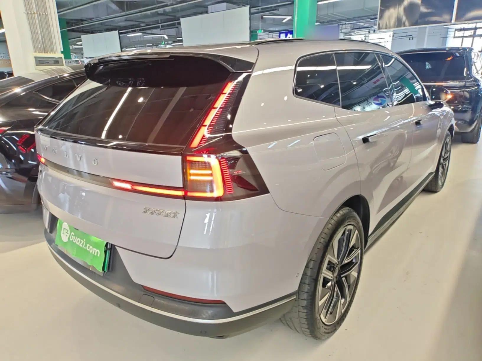 Volvo XC70 Plug-in Hybrid 2026 Model Four-Wheel Drive Long-Range Plus — миниатюра 6