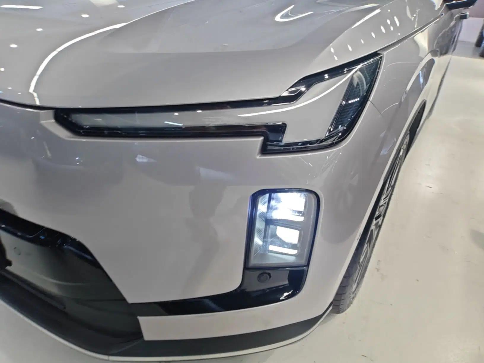 Volvo XC70 Plug-in Hybrid 2026 Model Four-Wheel Drive Long-Range Plus — миниатюра 8