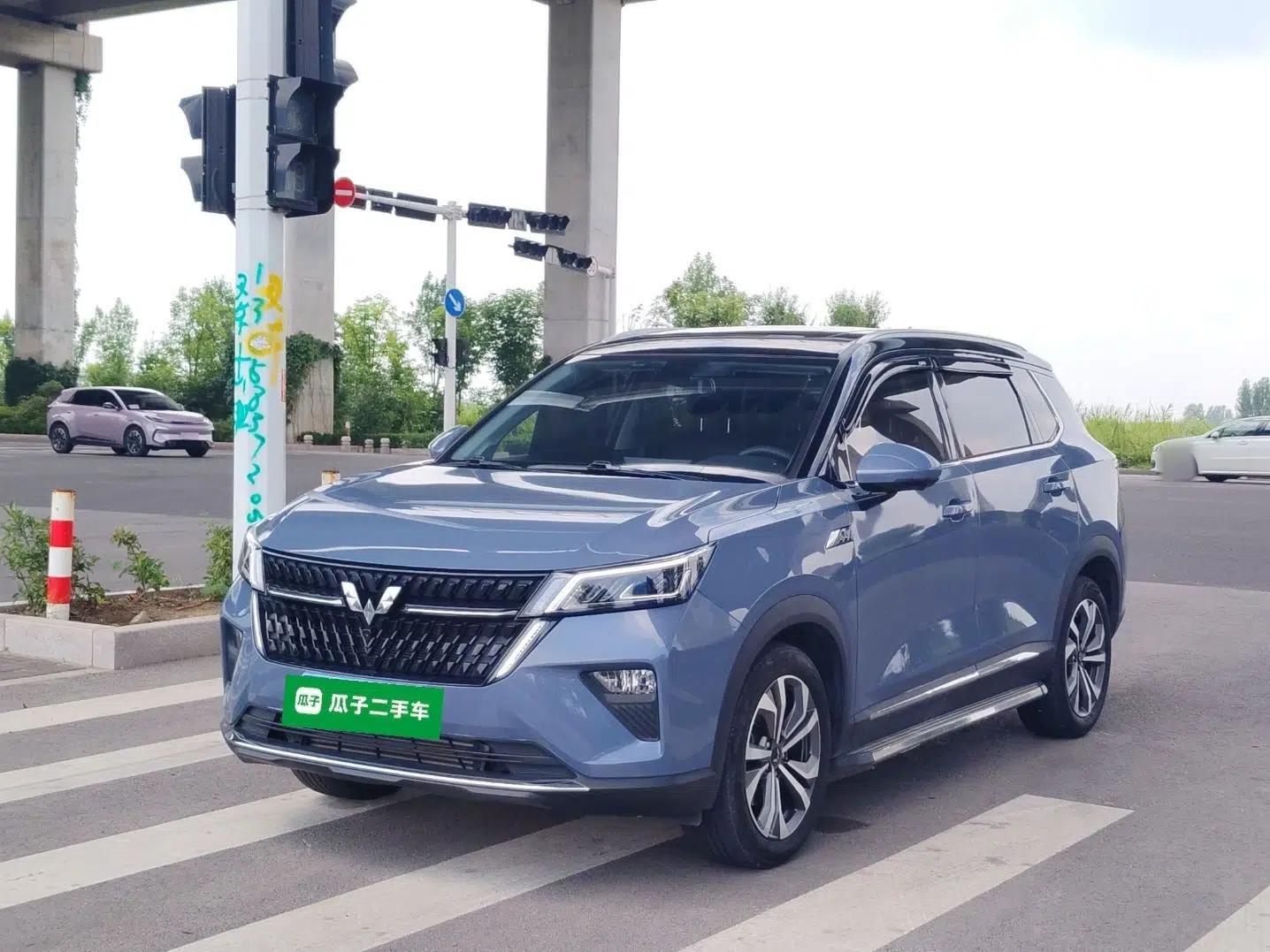 Wuling Asta 2021 1.5T CVT Star曜 Edition — миниатюра 1