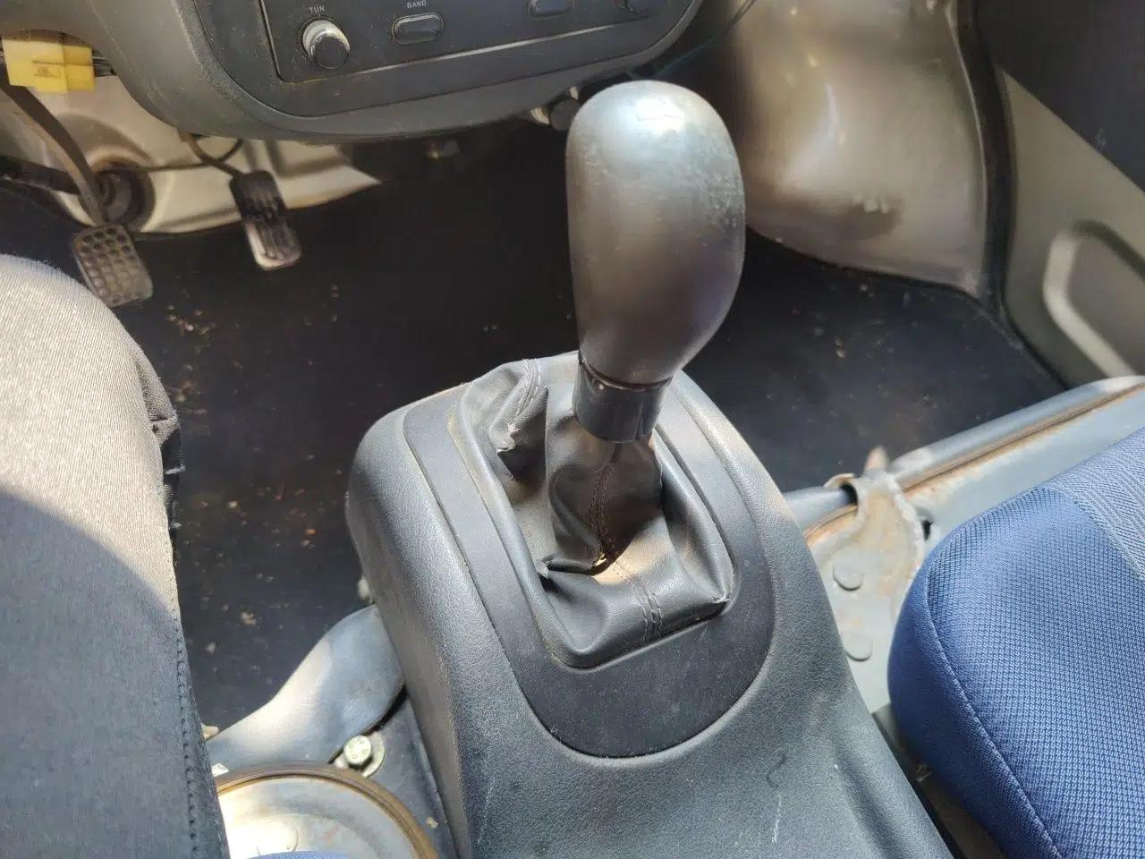 Wuling Zhiguang 2008 1.0L Standard Version — миниатюра 14