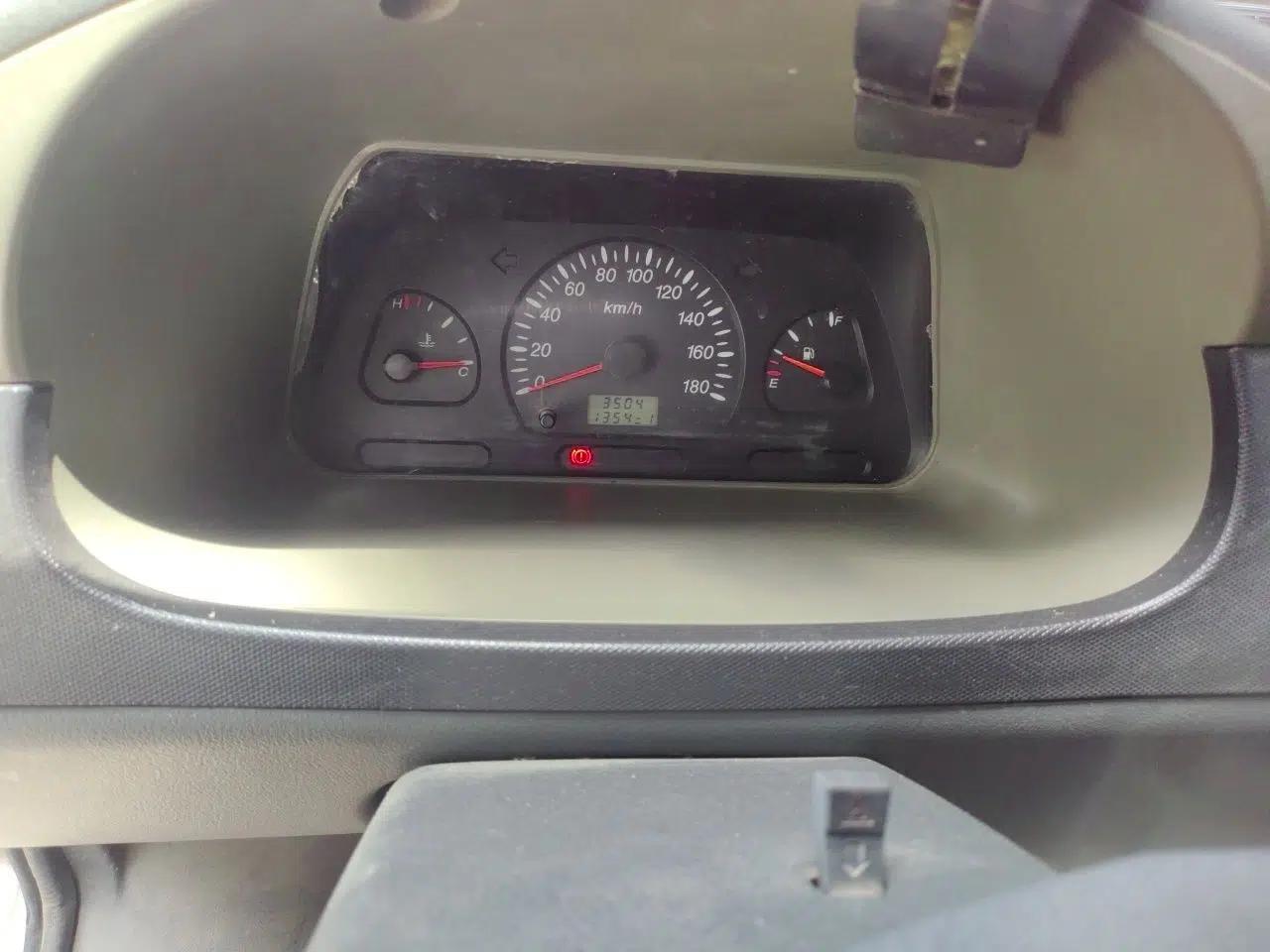 Wuling Zhiguang 2010 1.0L Base Version — миниатюра 11